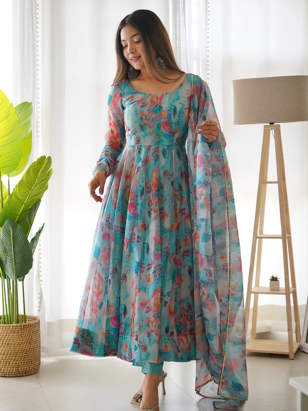 Women Blue Oraganza Floral Print Kurta Suit Set