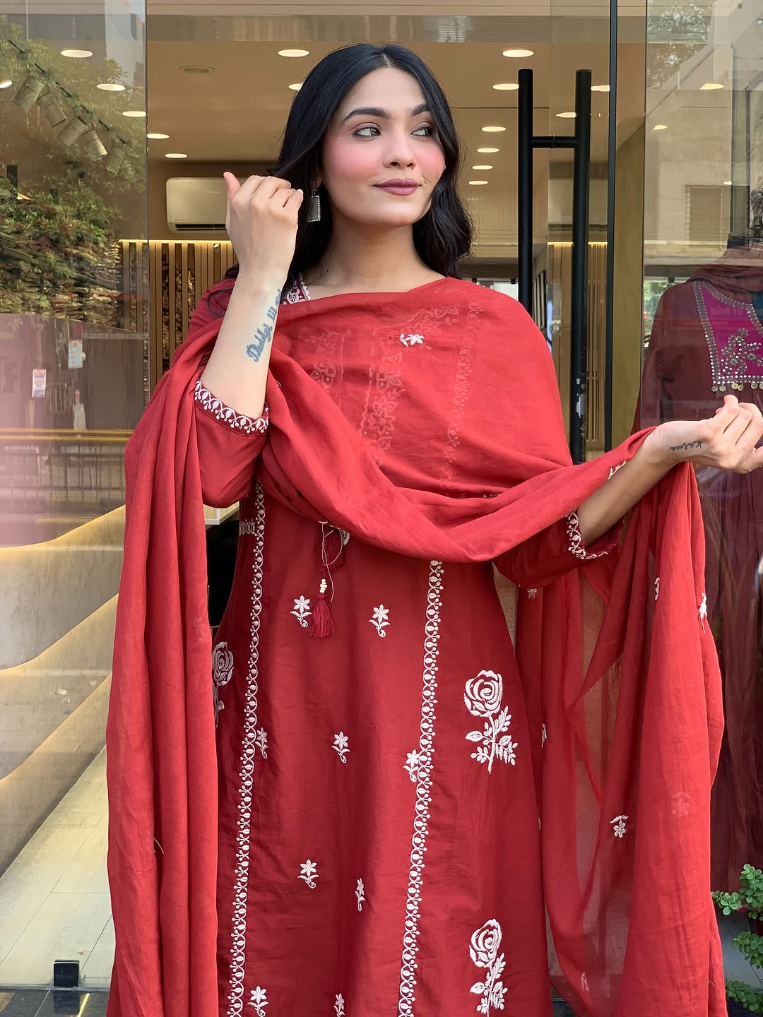🌸 Maroon Cotton Blend Kurta Pant Set with White Floral Embroidery & Dupatta – Elegant Festive Ethnic Wear for Women