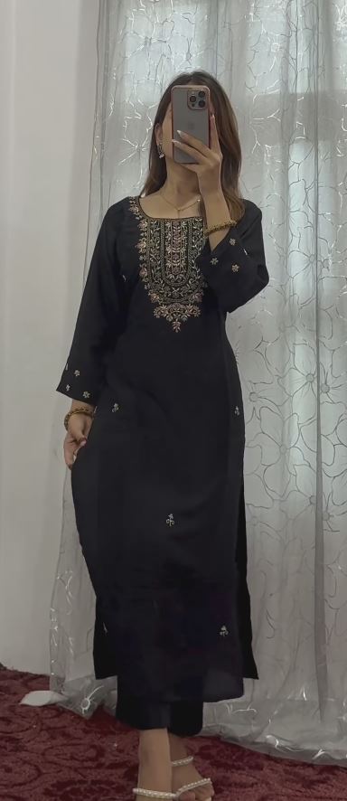 BLACK EMBROIDED DIGITAL PRINT STRAIGHT PANT SUIT WITH DUPPATA