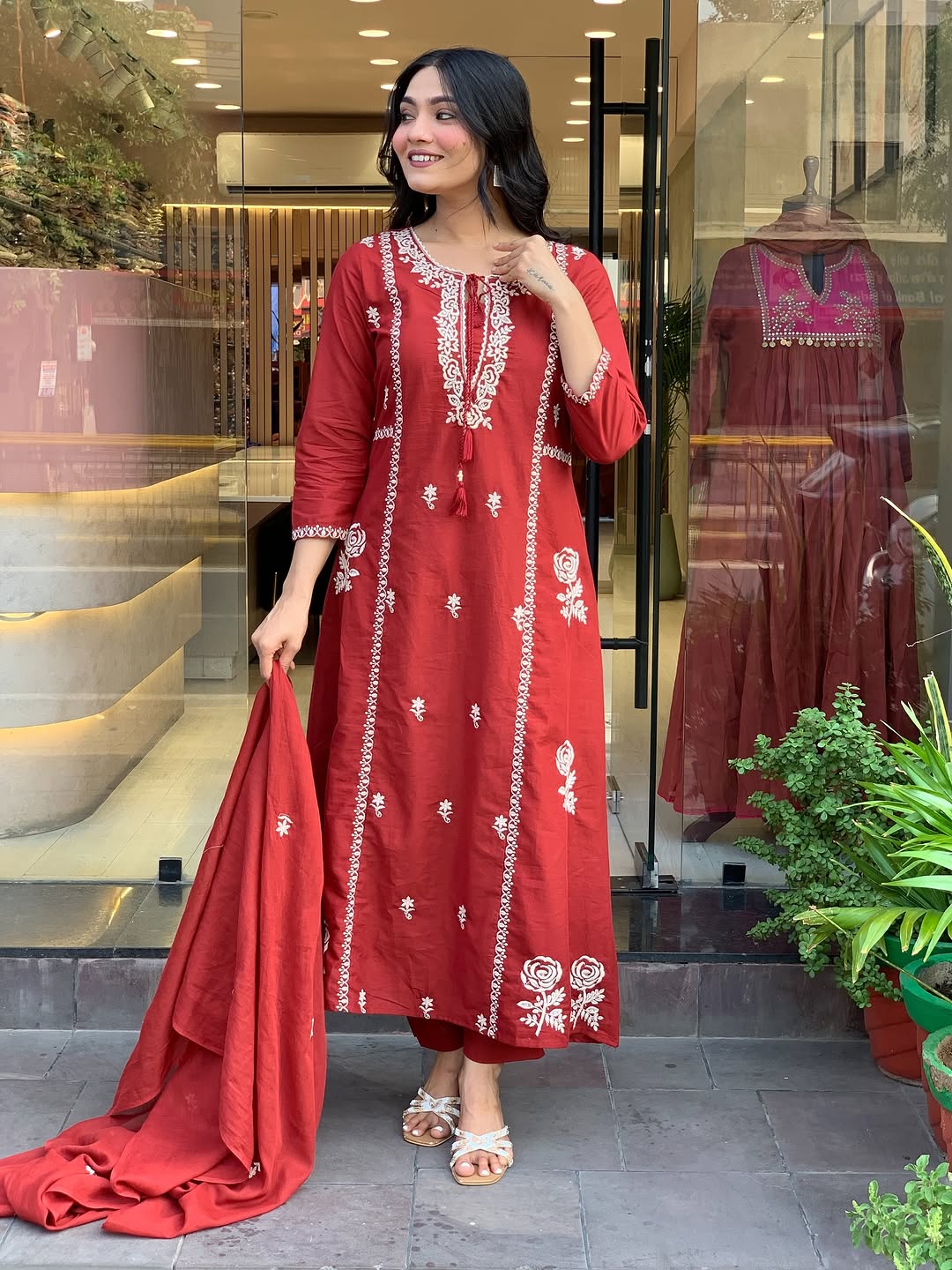 🌸 Maroon Cotton Blend Kurta Pant Set with White Floral Embroidery & Dupatta – Elegant Festive Ethnic Wear for Women