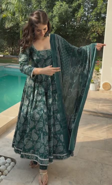 Heavy Flair Green Gown With Pant For Mehendi Rasam