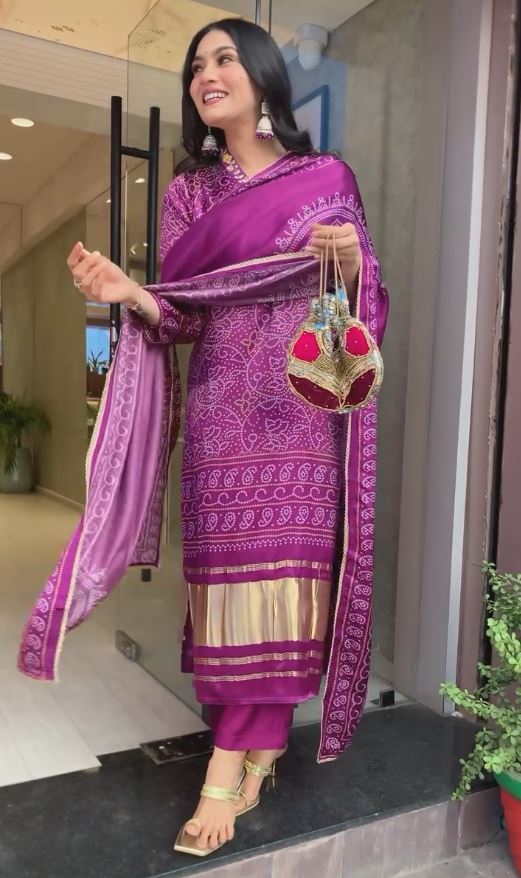 Shehzadi Bandhini Muslin Kurta with Pant and Dupatta