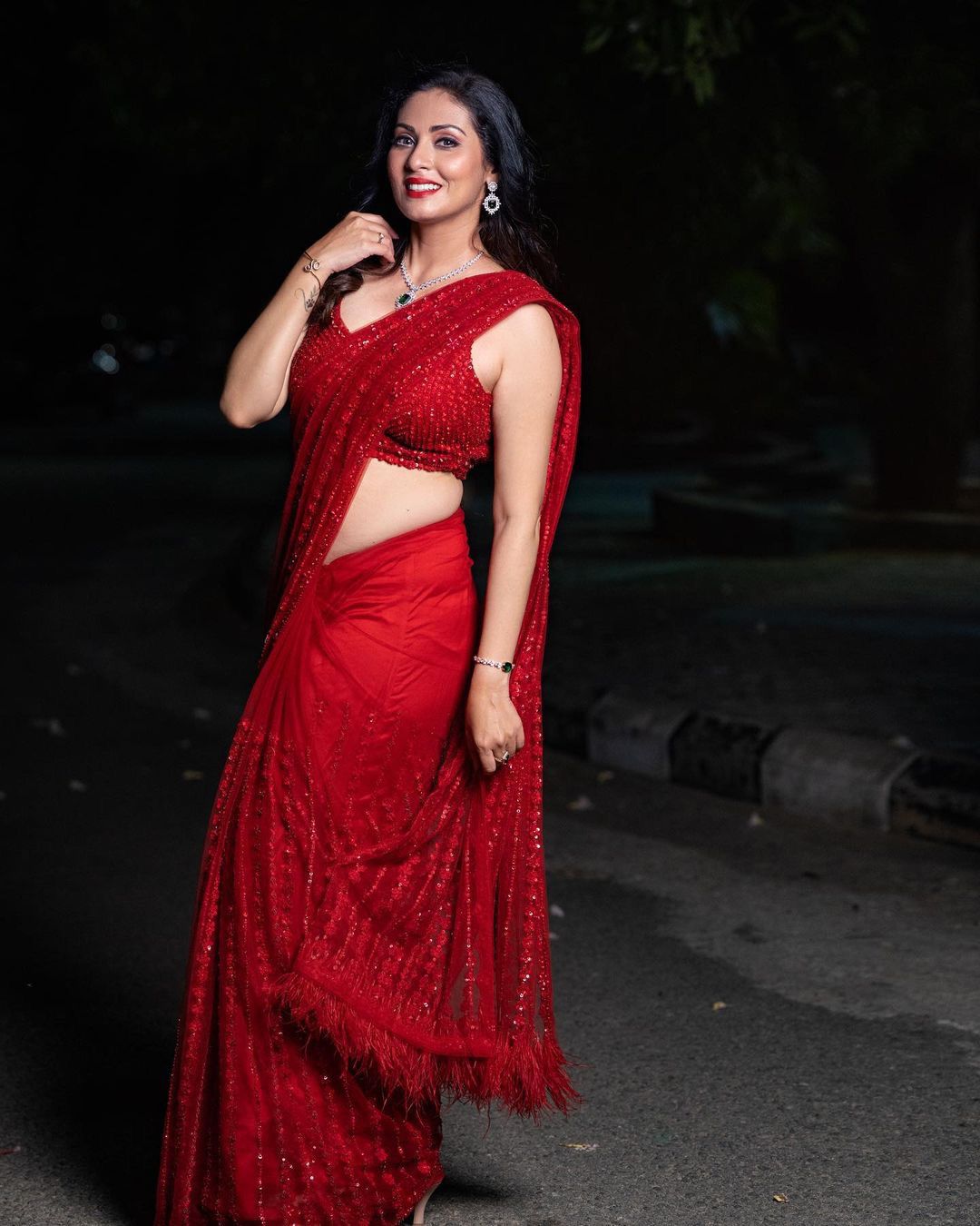 Soft Net Red Color Feather Lace In Pallu Border Saree