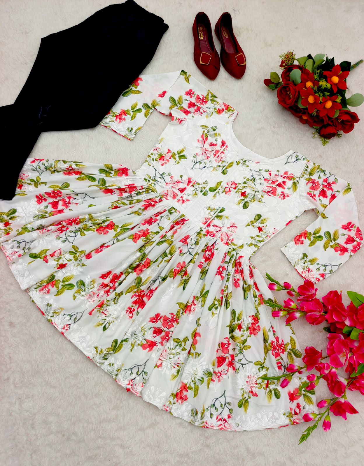 Beautiful Work White Color Kurti With Pant