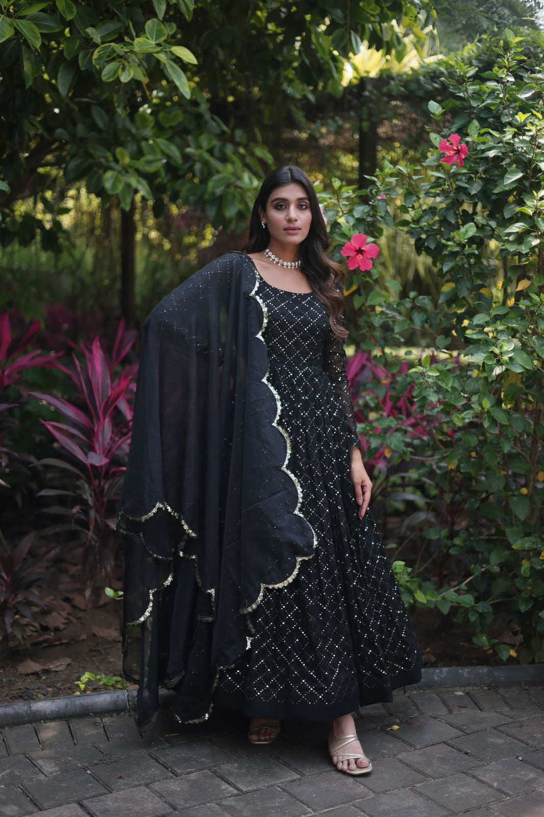 Black Color Multi-sequence Work Georgette Chex Gown