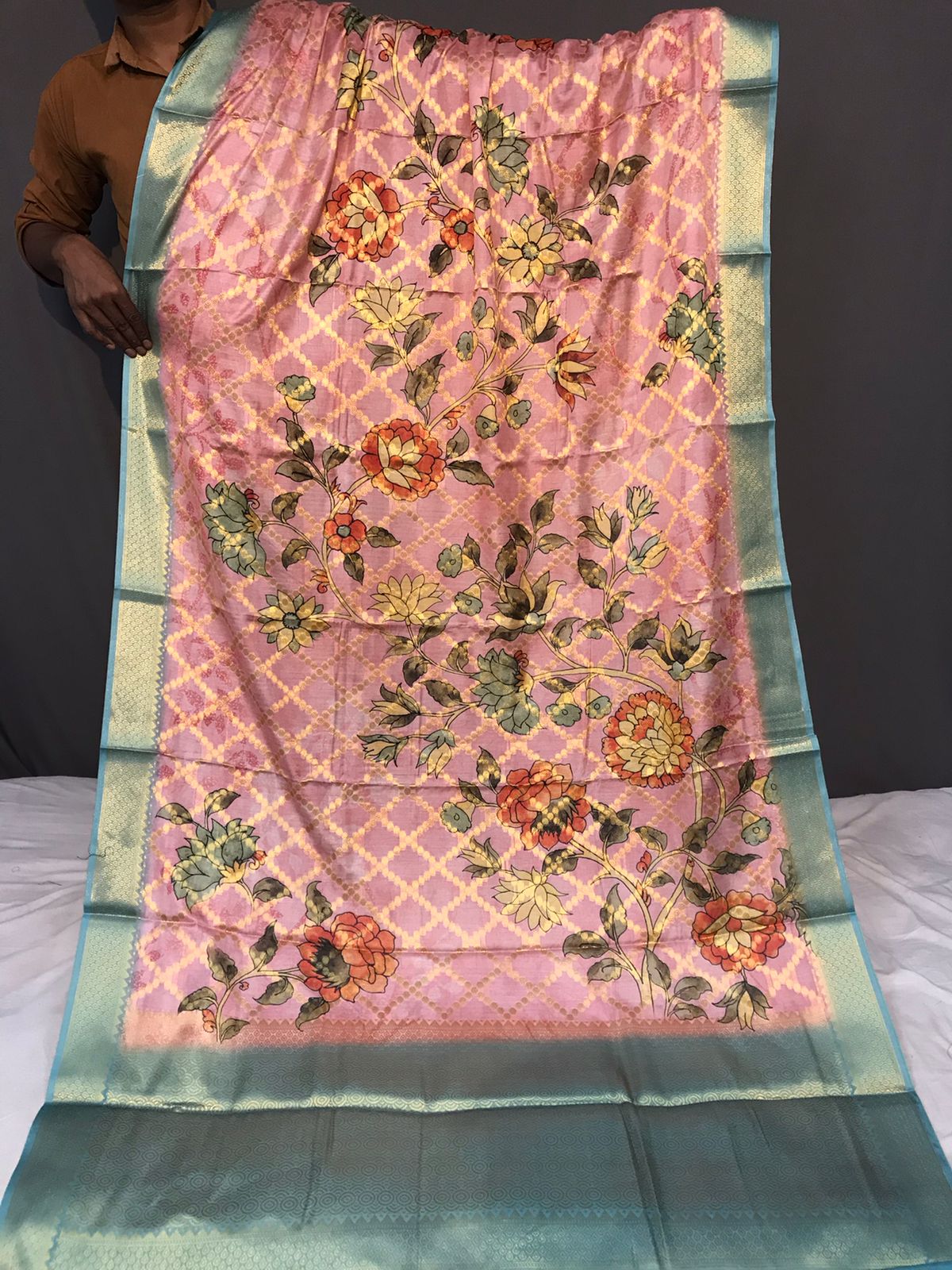 Stunning Pink Color jacquard Zari Weaving Work Saree
