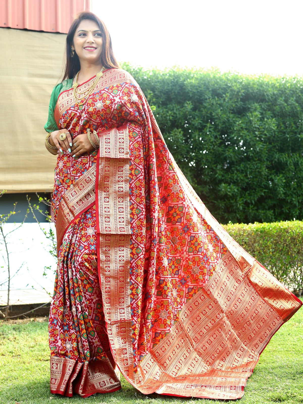 Handloom Silk Red Color Rich Pallu Saree