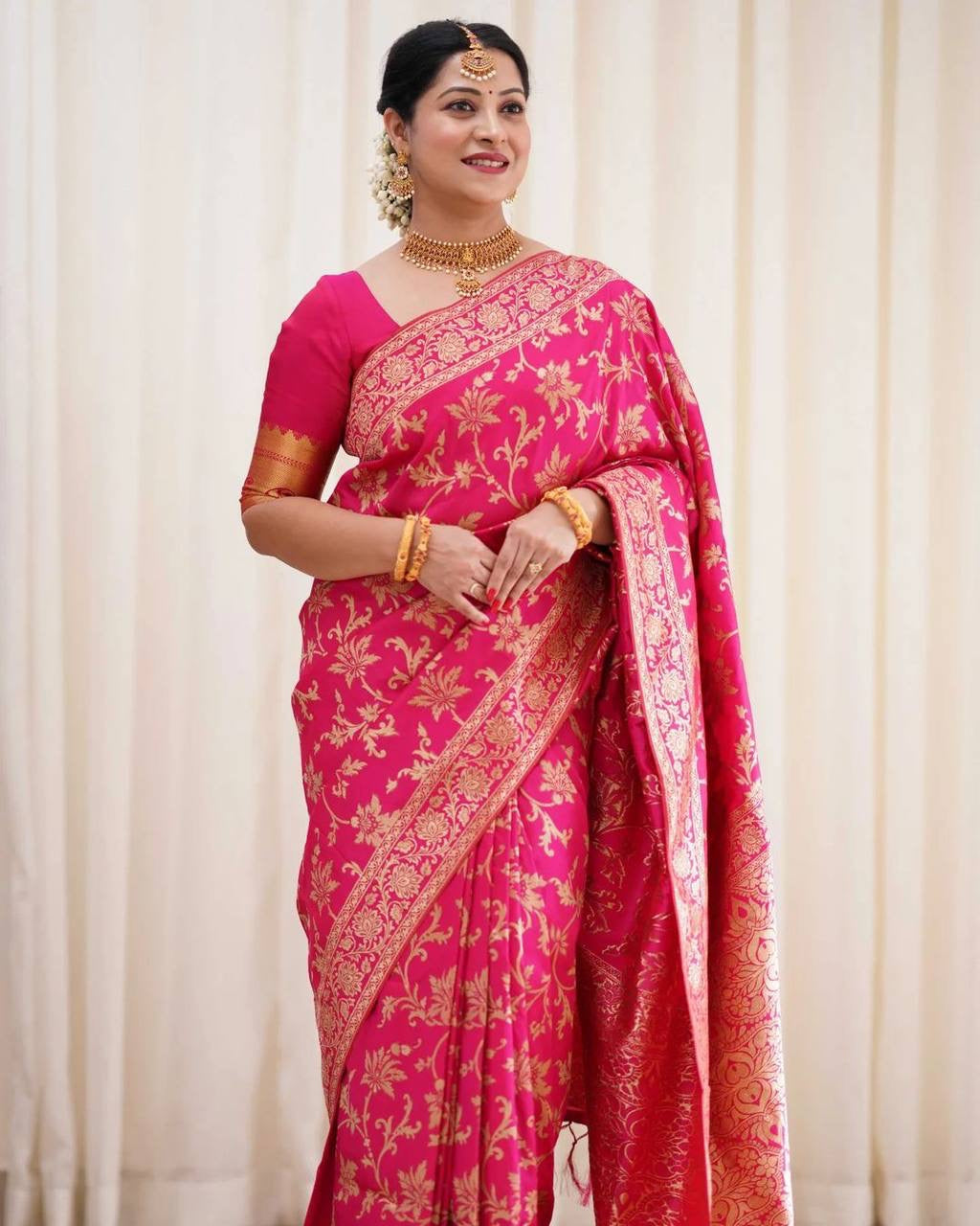 Elegant Pink Color Golden Designing Saree