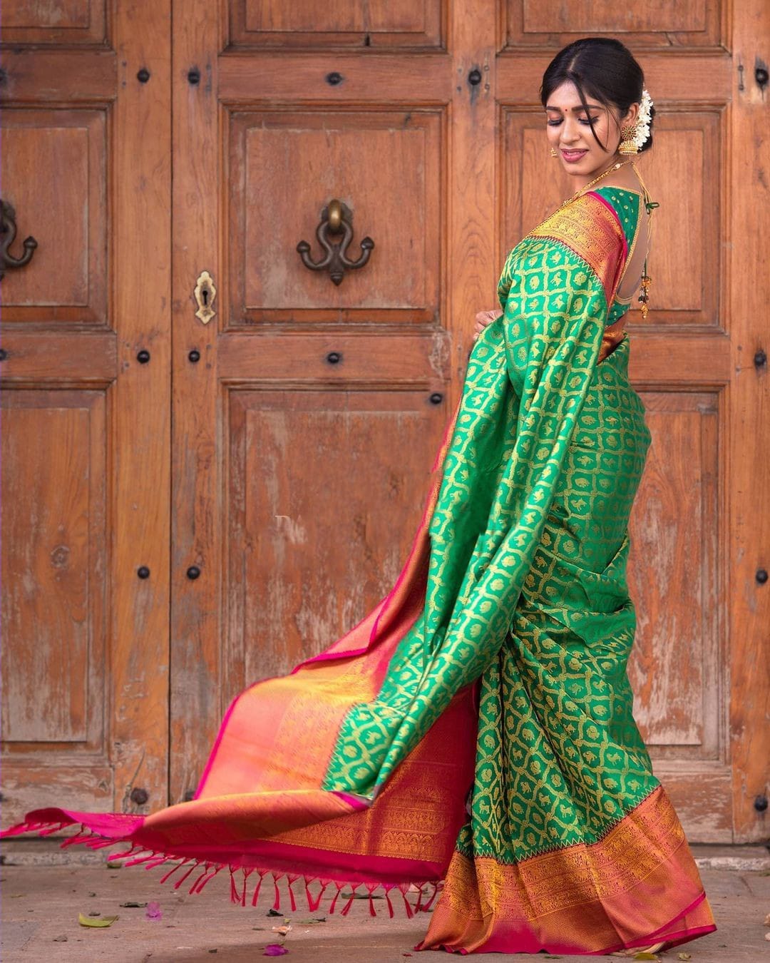 Captivating Jacquard Border Green Color Soft Lichi Silk Saree