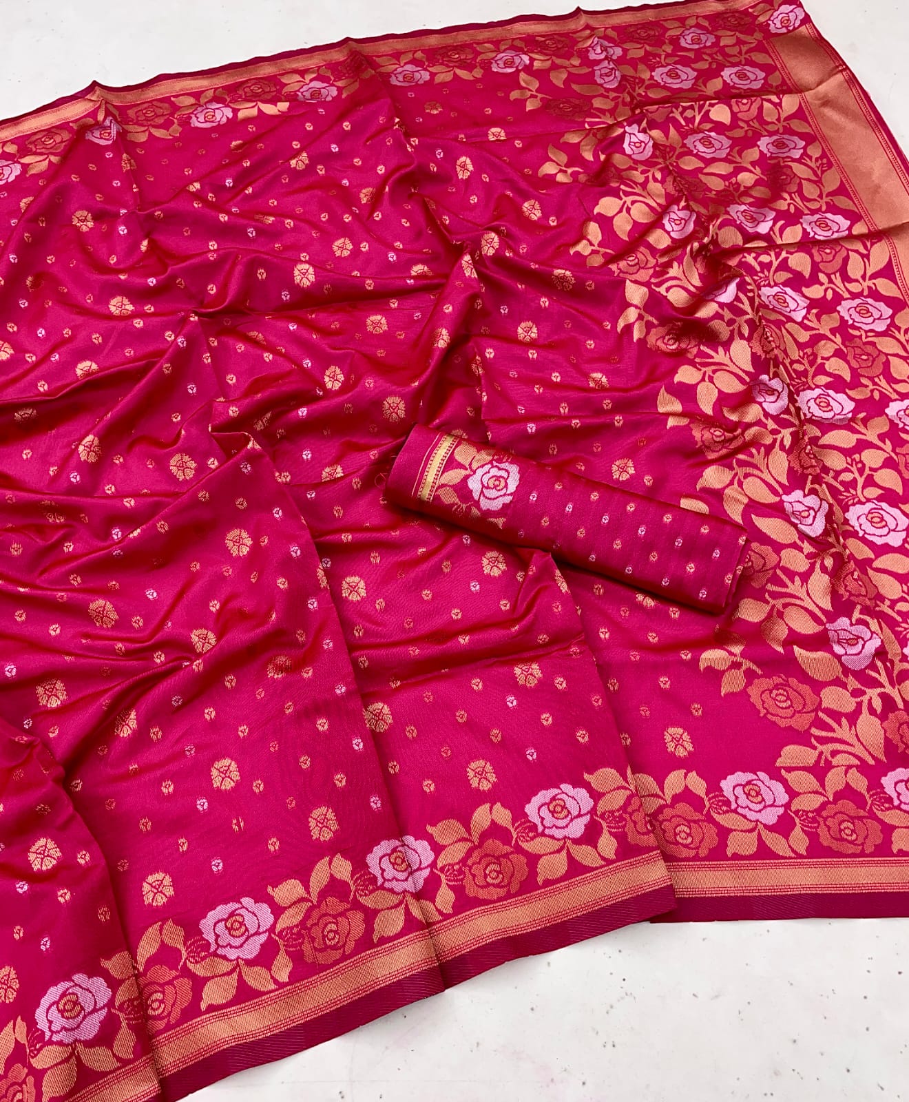 Terrific Kanjivaram Banarasi Silk Dark Pink Color Saree