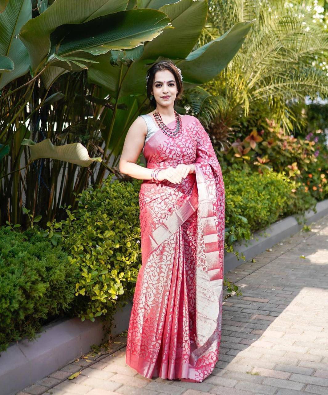 Buy PITHAVADIWALA Women Silver and Pink Woven Jacquard and Pure Silk  Dharmavaram Saree with Unstitched Blouse Piece Online at Best Prices in  India - JioMart.
