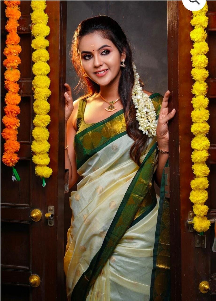 Pin by sandhya manchala on gold | Set saree, Kerala saree blouse designs,  Set mundu blouse design